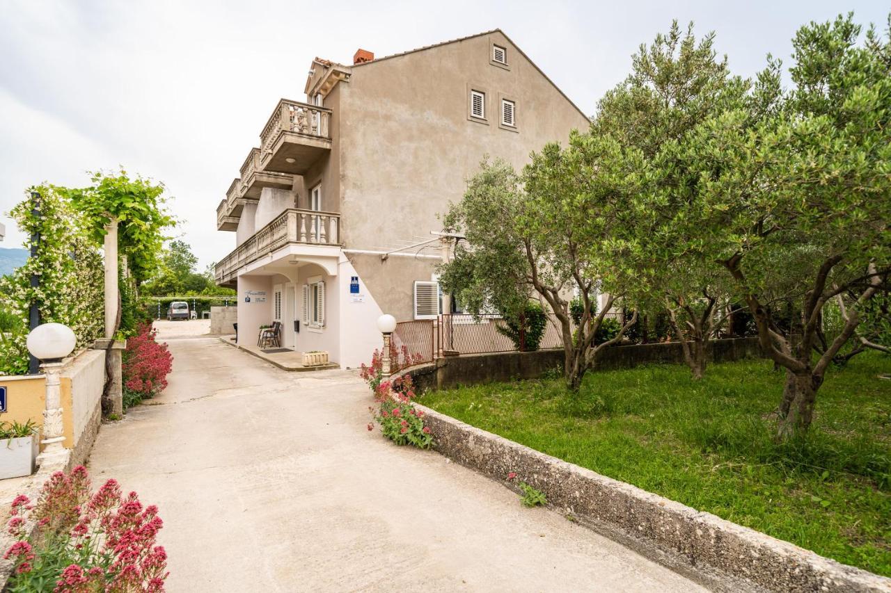 Francesca Guesthouse ムリニ エクステリア 写真