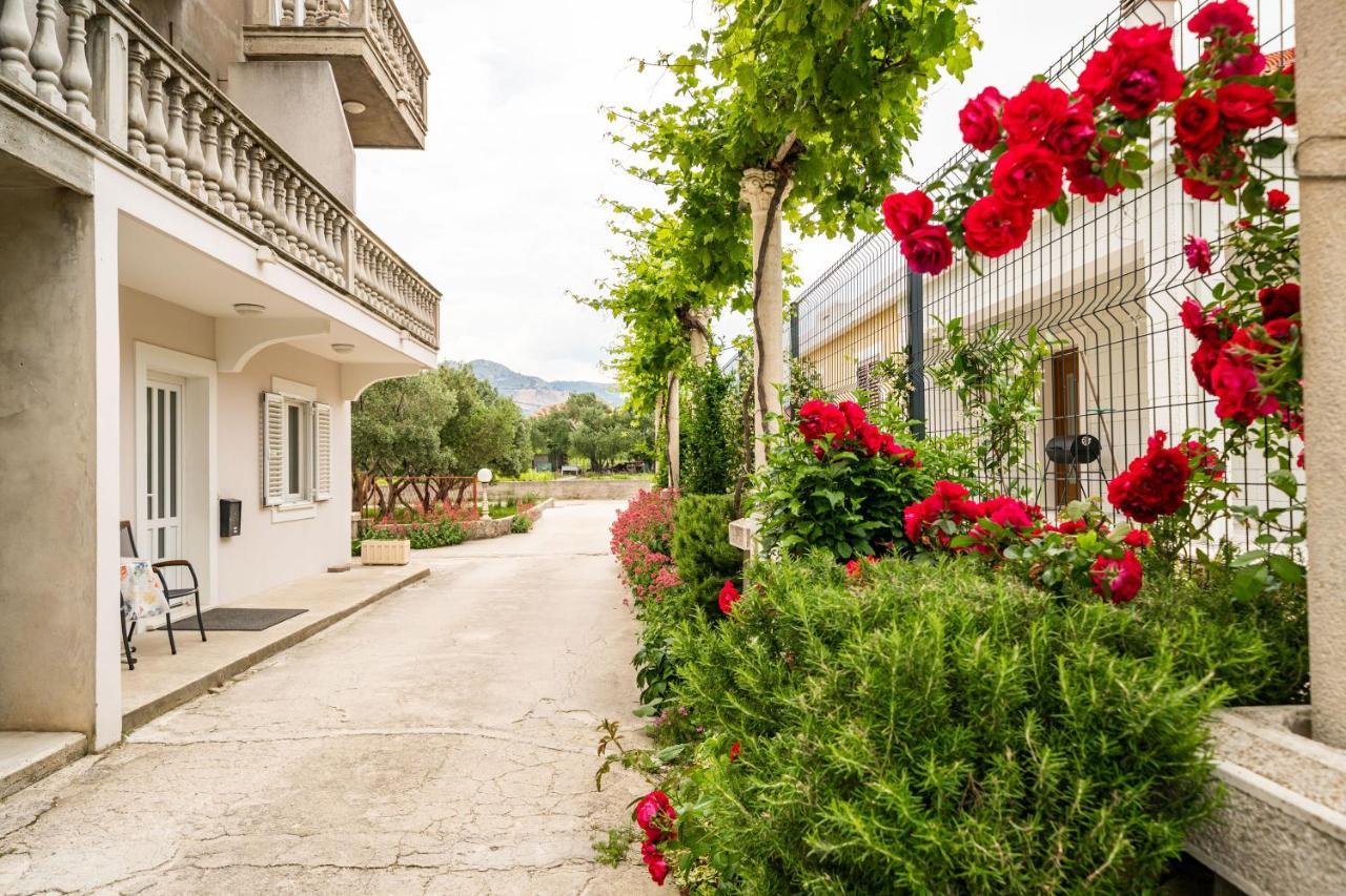 Francesca Guesthouse ムリニ エクステリア 写真