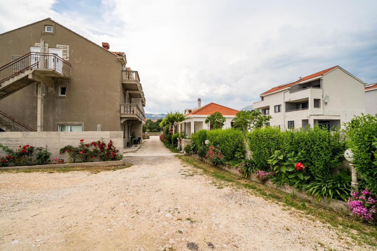 Francesca Guesthouse ムリニ エクステリア 写真